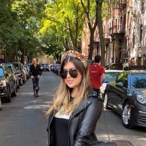 Meet your Posher, Olivia